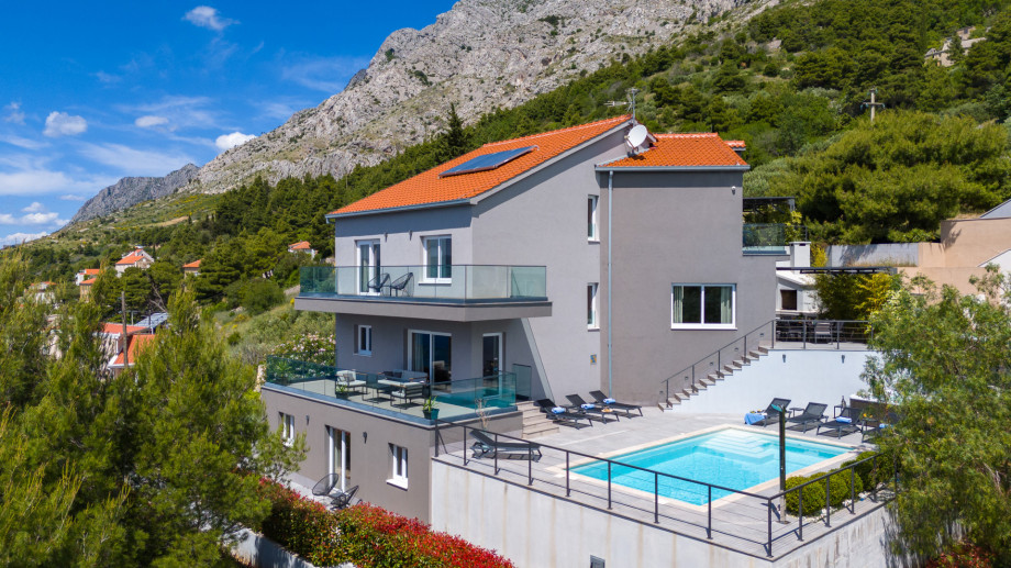 Very luxury and stylish Villa IPONI with private pool, whirlpool, sauna and gym