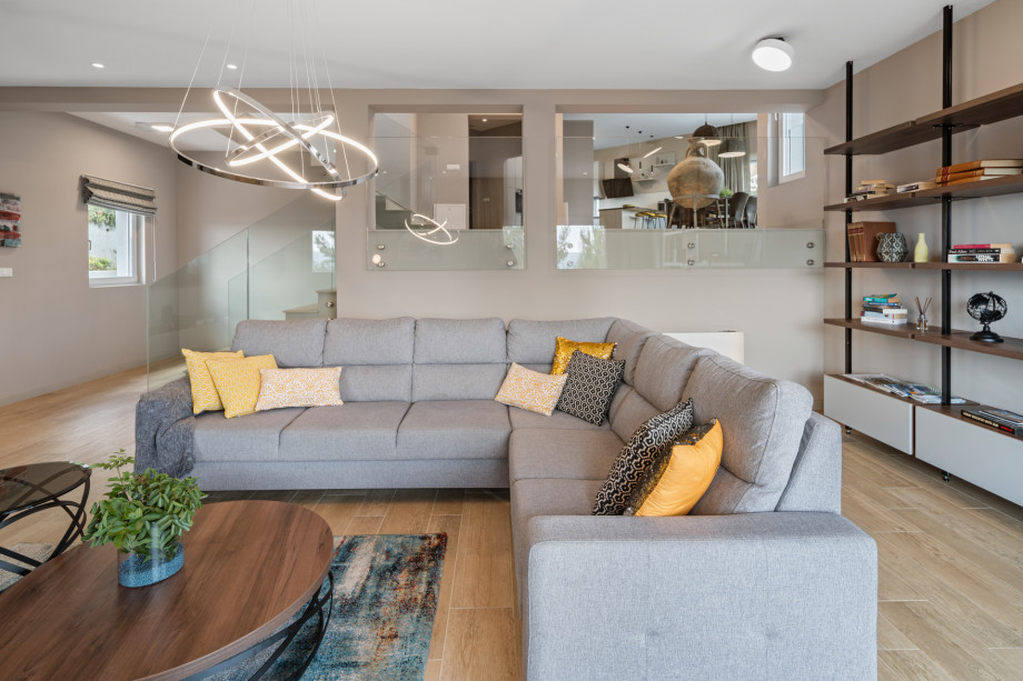 Spacious and luxury living room equipped with stereo, Bluetooth speakers, PS4...