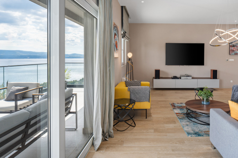 Sea views from the living area, direct exit to the terrace with outdoor furniture