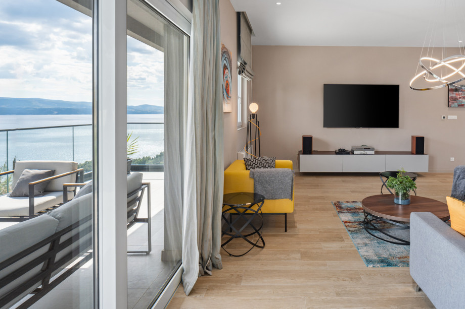 Sea views from the living area, direct exit to the terrace with outdoor furniture