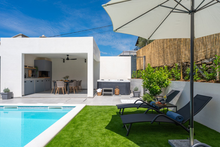 Outddor offering the ultimate in relaxation and rejuvenation