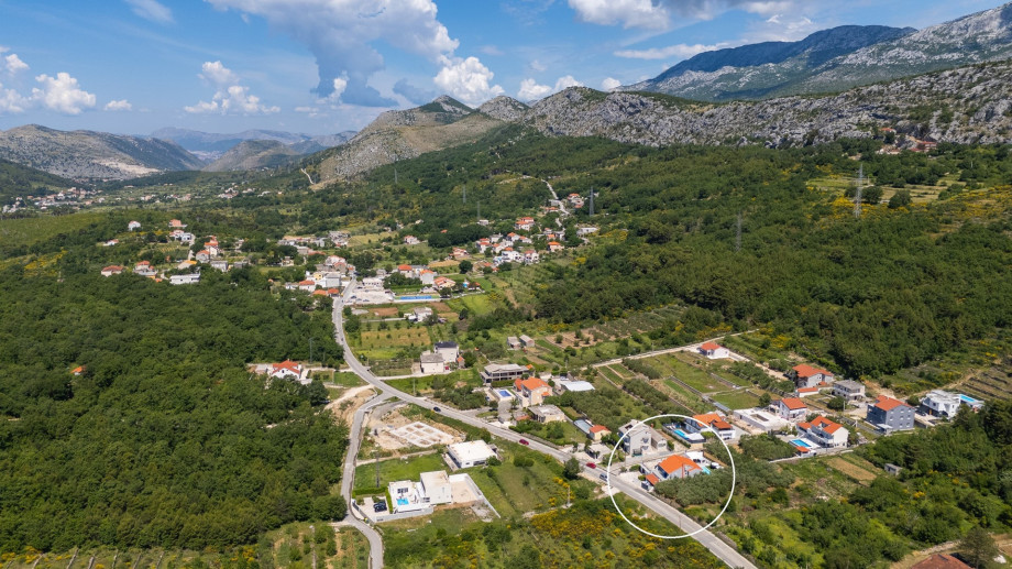 Bird view on Villa Gironi and village Tugare