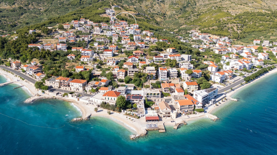 Marked position of Villa MI i Mali Rat village