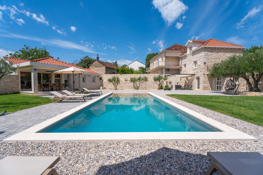 A private 51sqm swimming pool with a fully automated salt electrolysis system where you can cool off on hot summer days