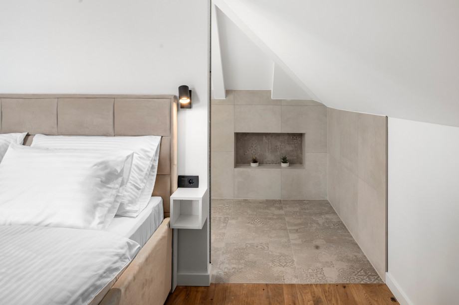 Comfortable bedroom with king-size bed, A/C