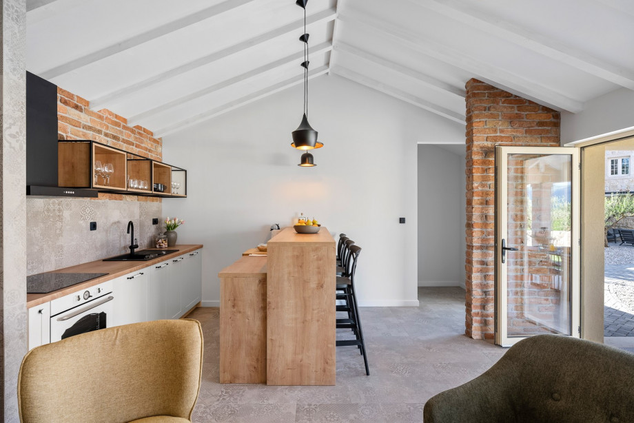 A fully equipped summer kitchen