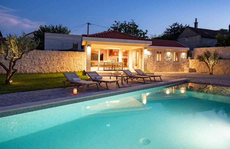 NEW! Holiday house Mara with 4 bedrooms, private pool, summer kitchen, panoramic valley views