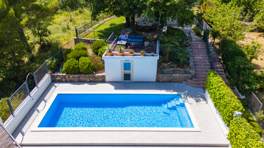 Private pool with hydro massage and a sauna place next to it
