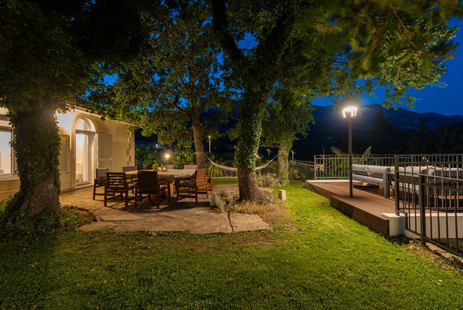 Villa Provos can comfortably accommodate 6+2 people