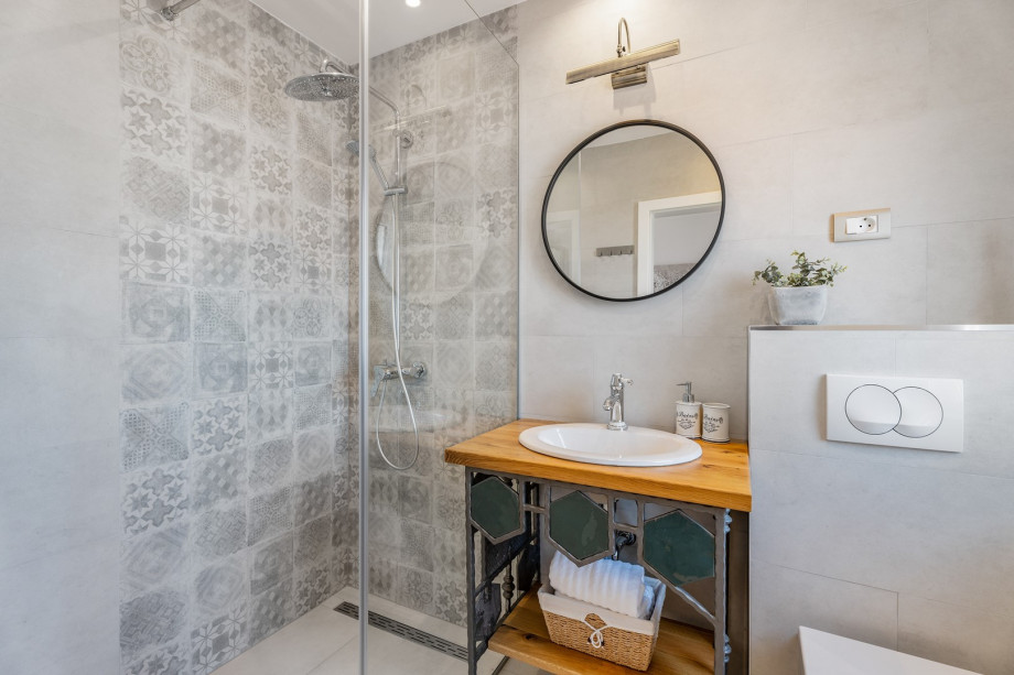 En-suite bathroom for bedroom No.3