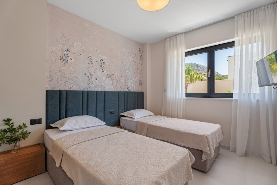 Bedroom No1 offers two single beds 90cm x 200cm