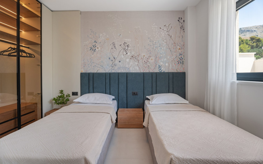 TV, A/C, en-suite bathroom with shower