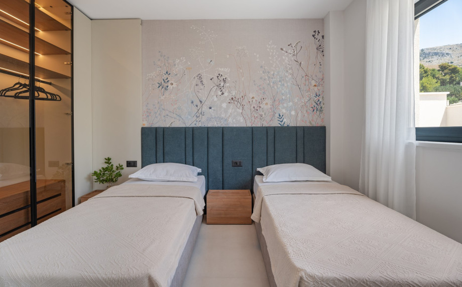 TV, A/C, en-suite bathroom with shower