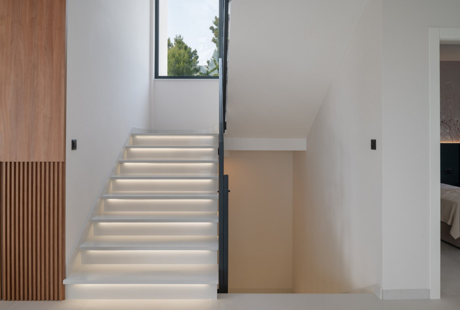 NEW Villa Apolina 4-en-suite bedrooms, heated 36sqm pool, sea views, beach 1km