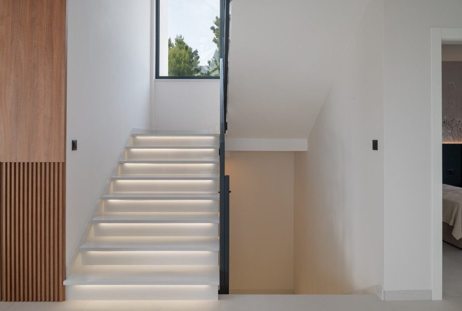 Villa Apolina 4-en-suite bedrooms, heated 36sqm pool, sea views, beach 1km