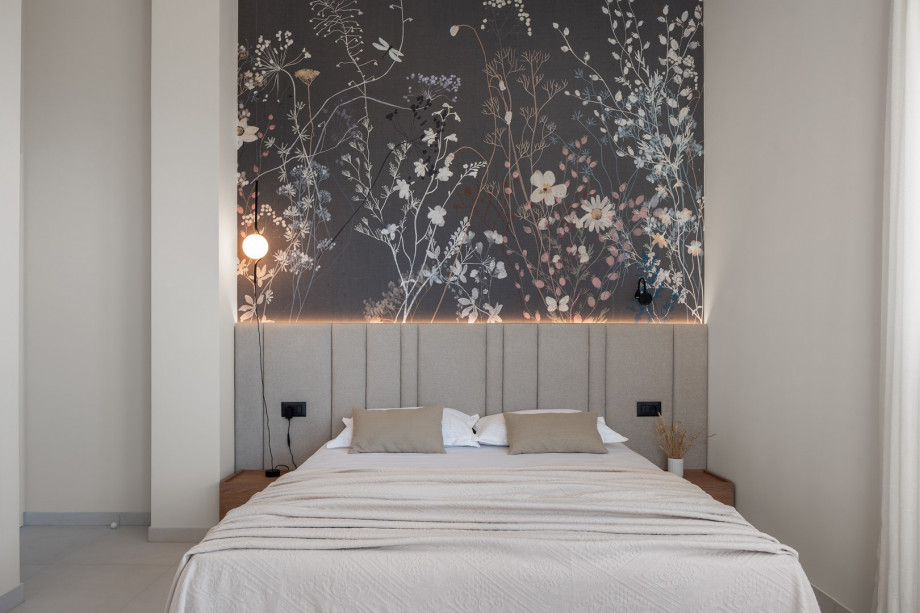 Bedroom No2  features a queen-size bed measuring 160 cm x 200 cm