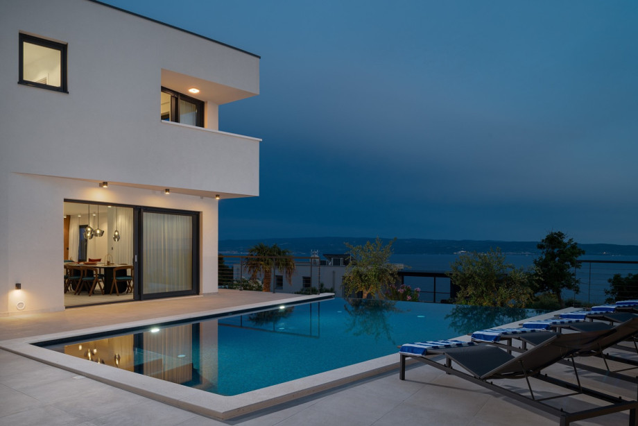 This is a perfect getaway with a very quiet environment next to other villas.