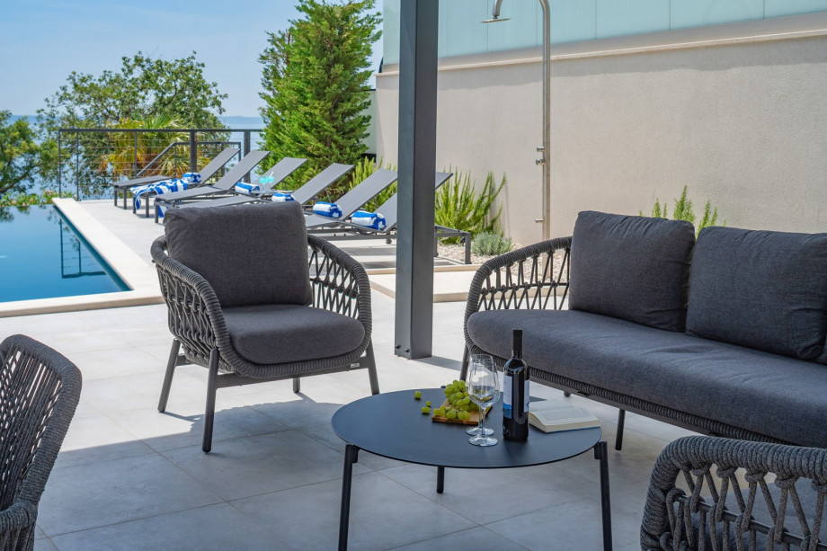 It is fully equipped with all modern guest needs for a very comfortable stay