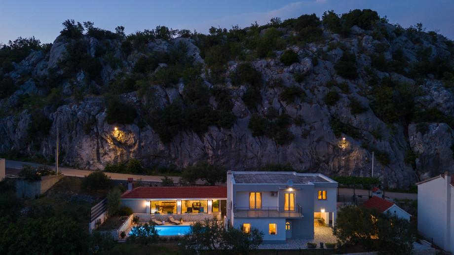 Villa Pasika with private pool, summer kitchen, BBQ, 4 bedrooms