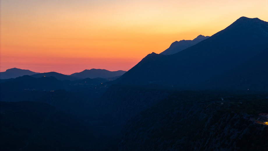 Night view of the surroundings