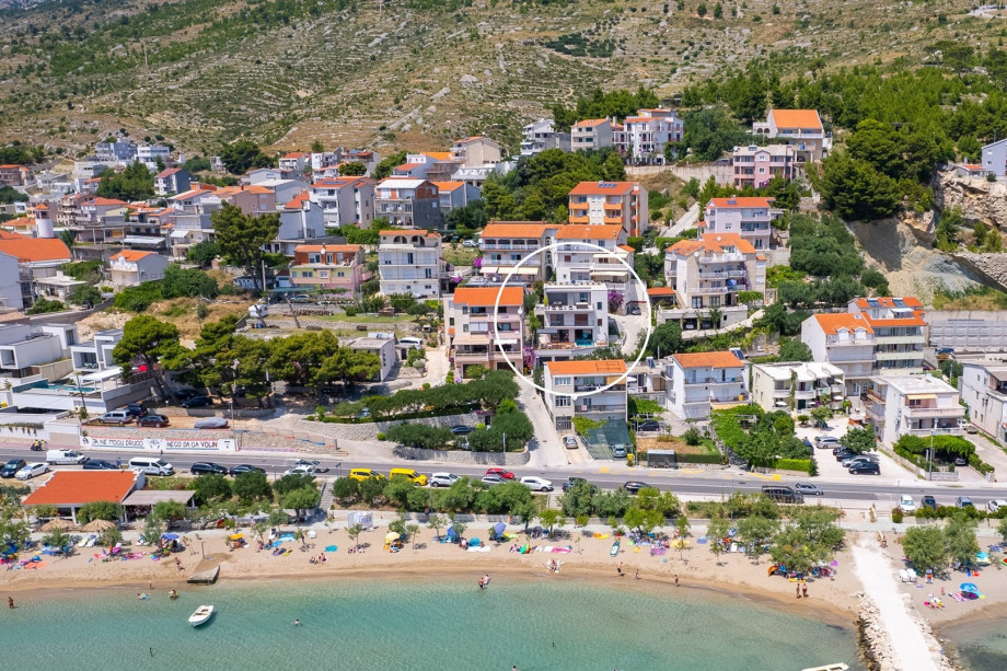 Marked position of the Seaview Villa Calma in small place Duće, next to town Omiš.