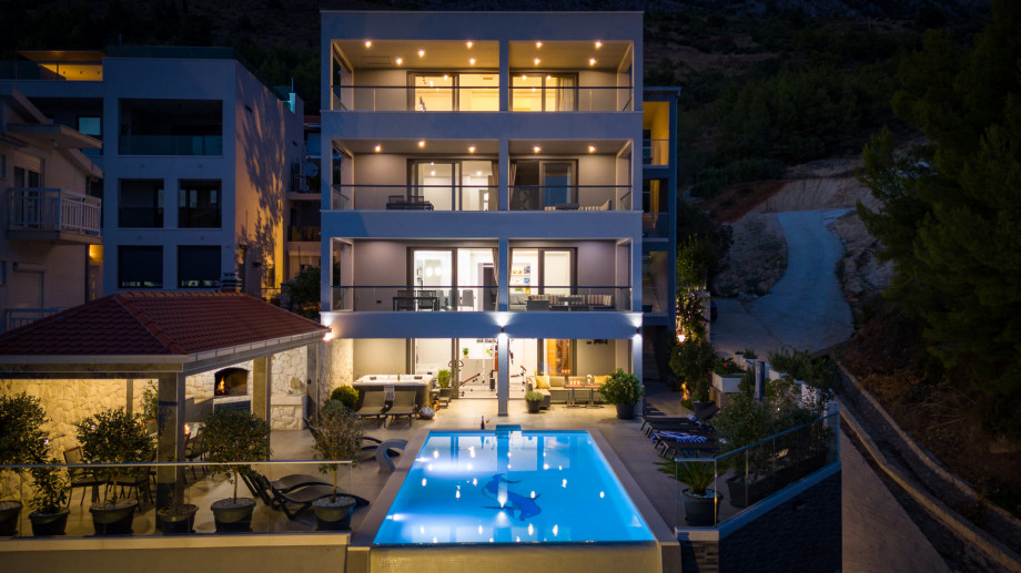 Carefully placed lighting completes the perfect experience of Dalmatian summer evenings