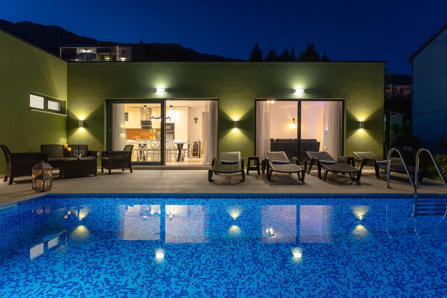 Carefully placed lighting completes the perfect experience of Dalmatian summer evenings