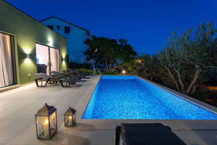 Relax and enjoy a glass of wine on hot summer evenings