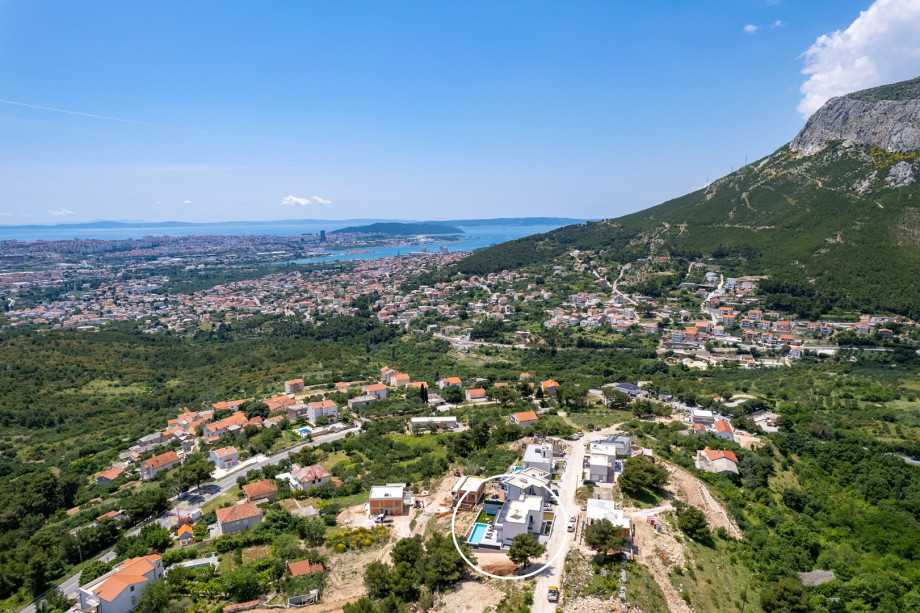 Property location and surrounding area