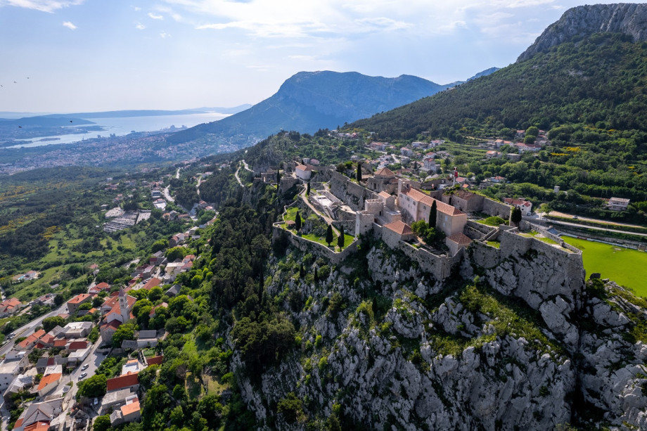 The Klis Fortress (1,5km) is a medieval fortress situated above the village Klis