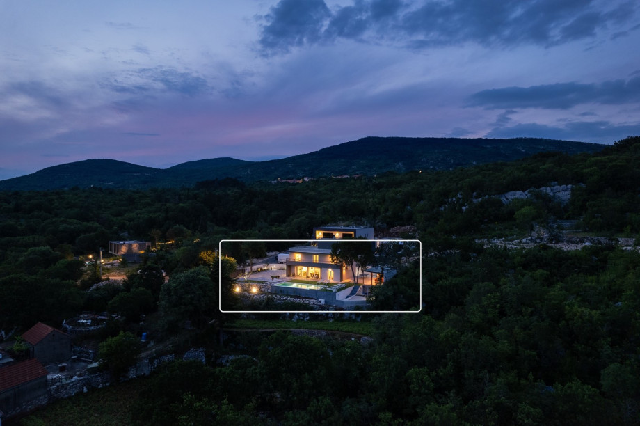 Marked location of the villa Rose