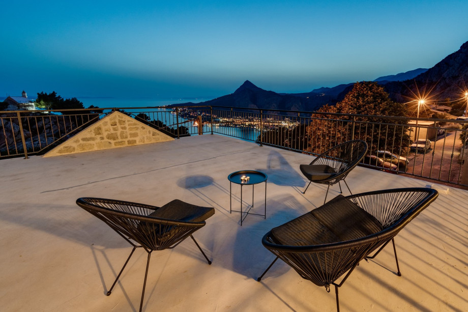 Stone house in traditional environment with amazing views on the islands, Adriatic sea and Omiš