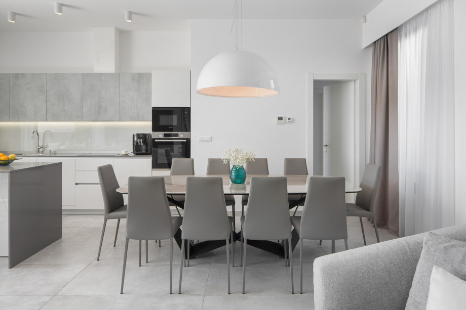 Dining area for 10 people