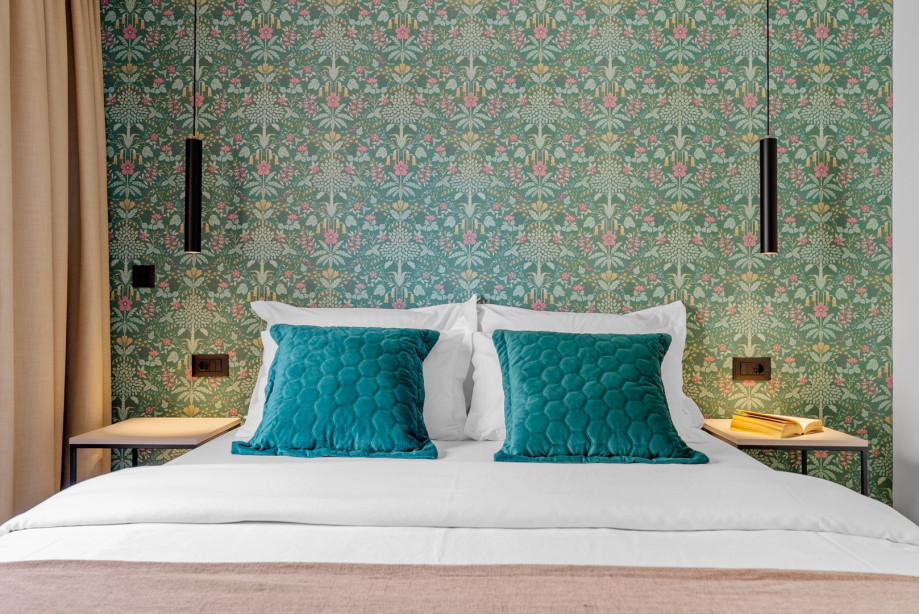 Bedroom NO4 is equipped with a queen-sized bed 160x200cm, TV, AC,  en-suite bathroom