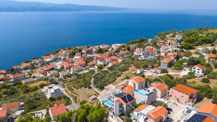 Close to a charming pebble beach with numerous water attractions