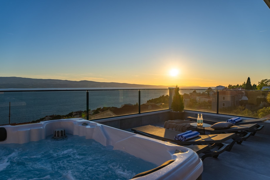 It is located at the highest point of Stanići with excellent sea and island views