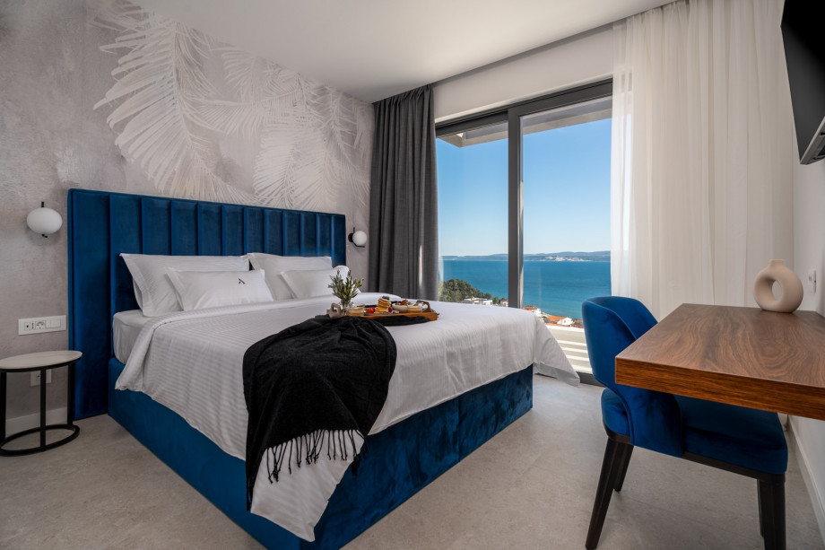 Bedroom No2 (22 sqm) with a king-size bed 180cm x 200cm, A/C, TV.