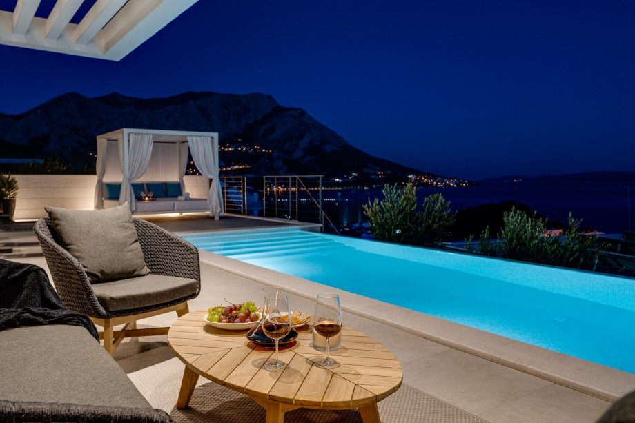 The sunrise and sunset views from the whole property are breathtaking.