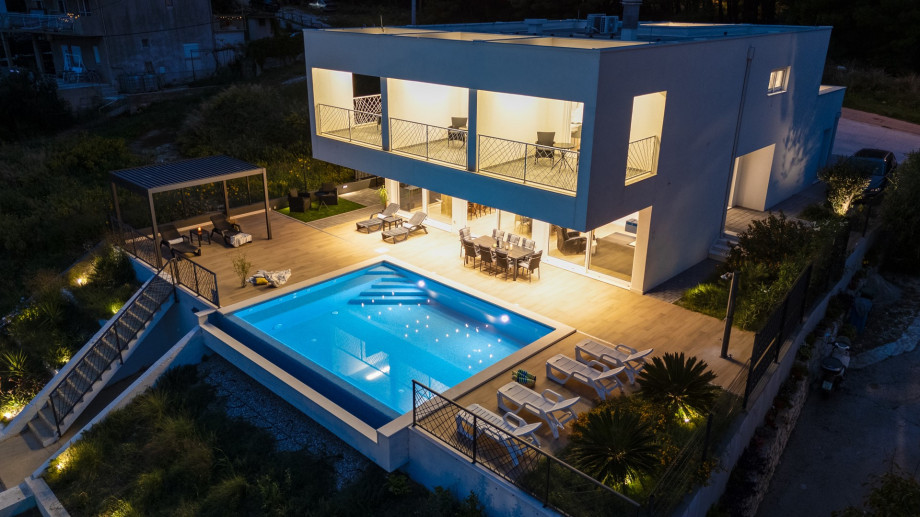 Carefully placed lighting completes the perfect experience of Dalmatian summer evenings