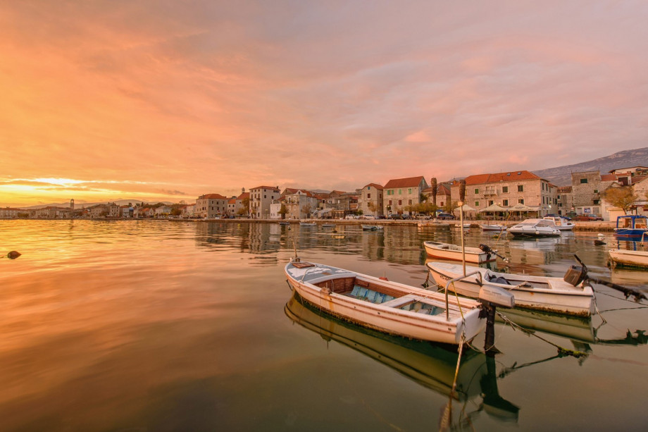 Here is a wide choice of many amazing places to visit or day trips in the area