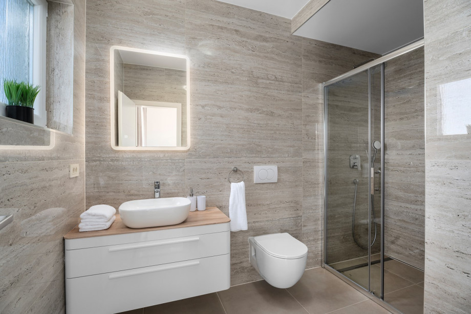 En-suite bathroom for bedroom No.2