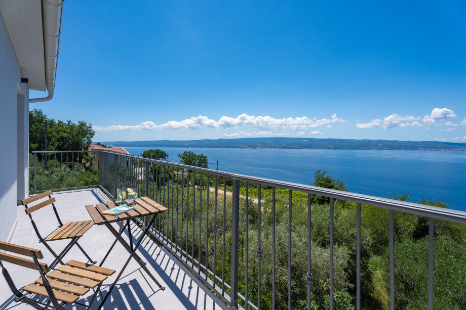 You can approach the balcony thou a bedrooms and have a first morning coffee with this stunning view