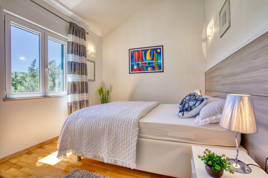 Bedroom No3 (first floor) with king-size bed 180 x 200cm