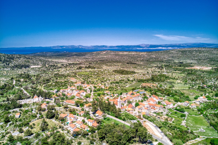 The environment and neighborhood places are very unspoiled and very traditional