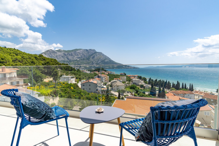A balcony with sea views, shared with Bedroom No2