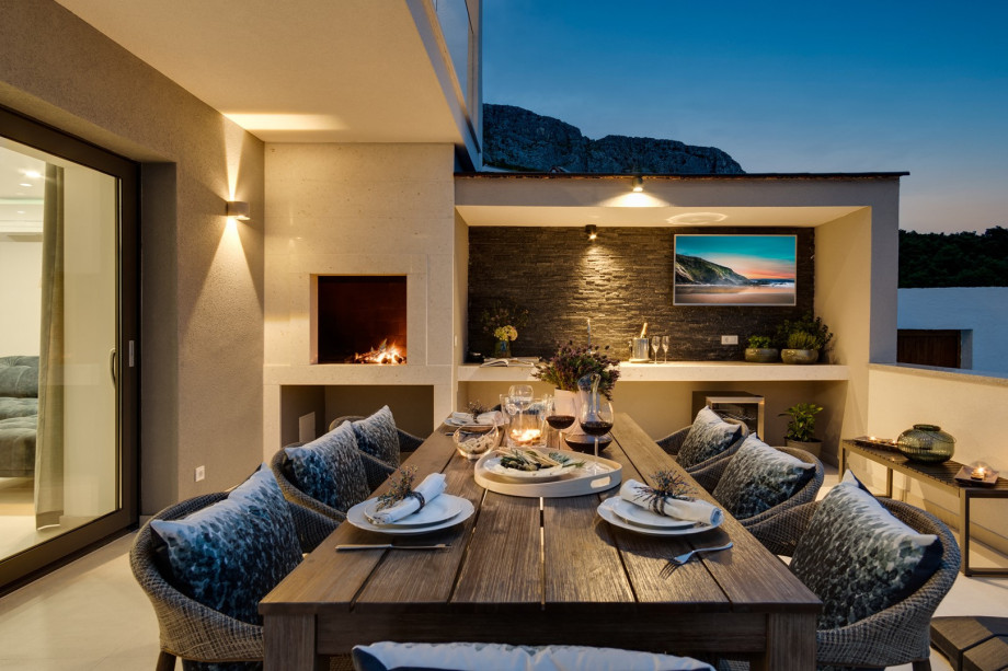 Enjoy evenings at Seaview Villa Mila