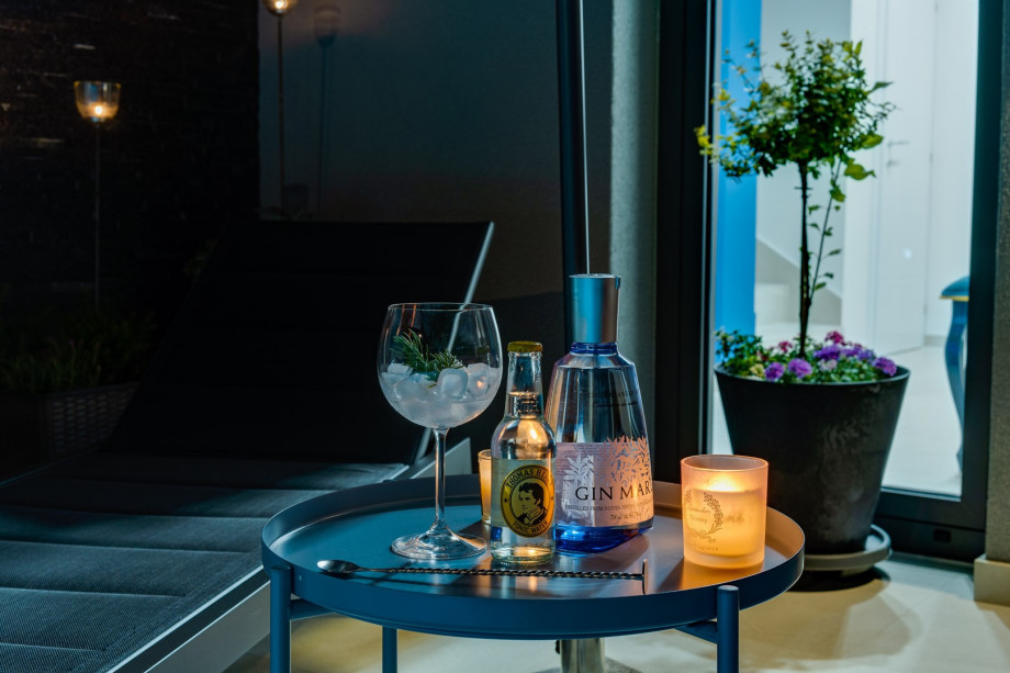 Carefully selected lights at the property make evenings enjoyable