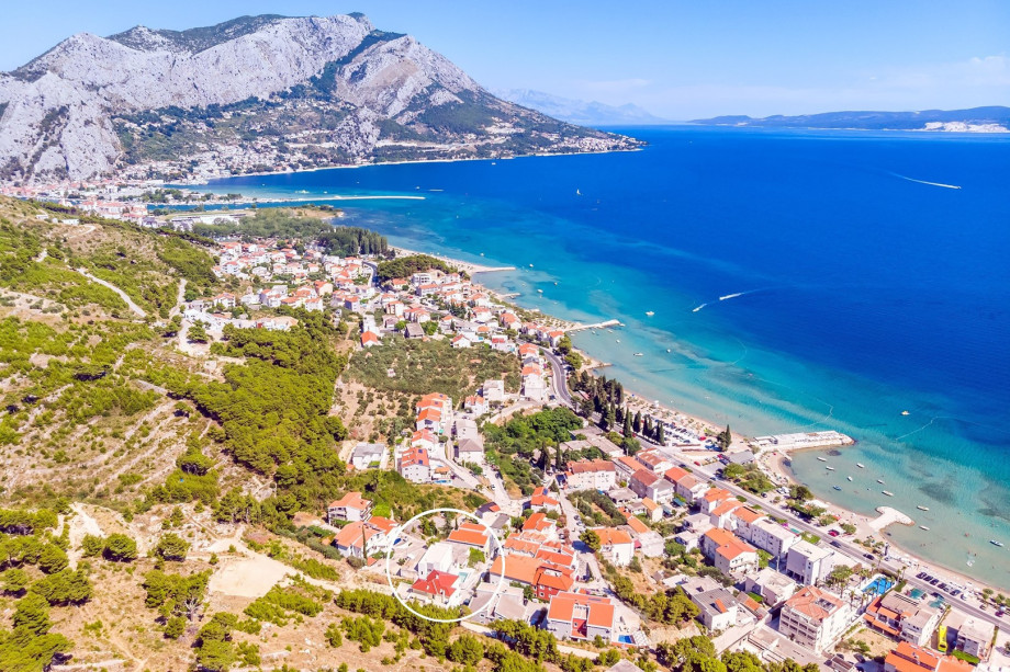 Location of Villa Mila in Duće, 250m from the sandy beach