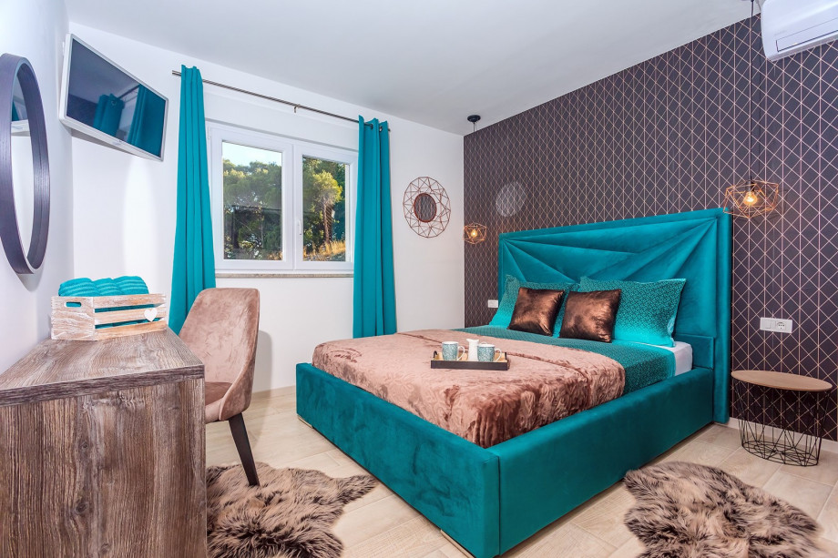 Bedroom No3 with double bed, AC, TV (2nd floor)