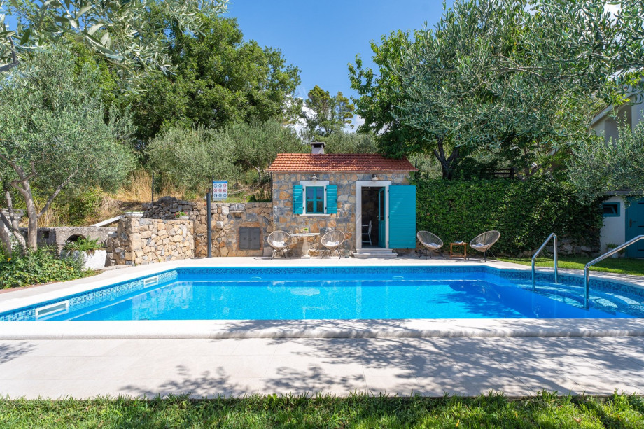 The whole property is surrounded by Mediterranean trees